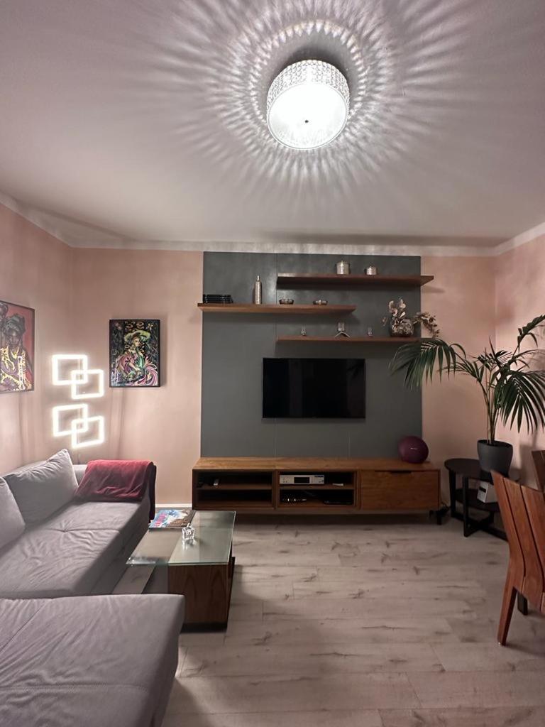 ארפורט Komfortables Appartement Zentral Gelegen מראה חיצוני תמונה